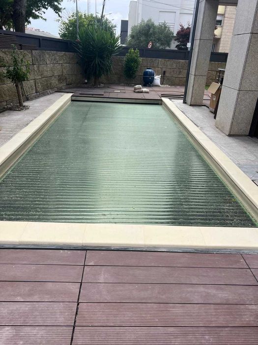 Cobertura de Piscina Eléctrica de laminas em  policarbonato 3mX7m