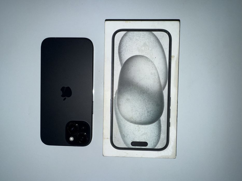 Iphone 15 128 GB + carregador e capas variadas