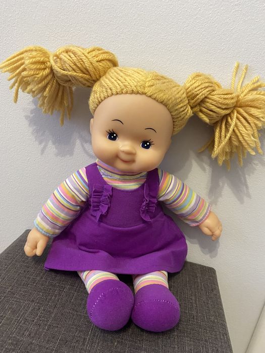 Лялька для дівчинки