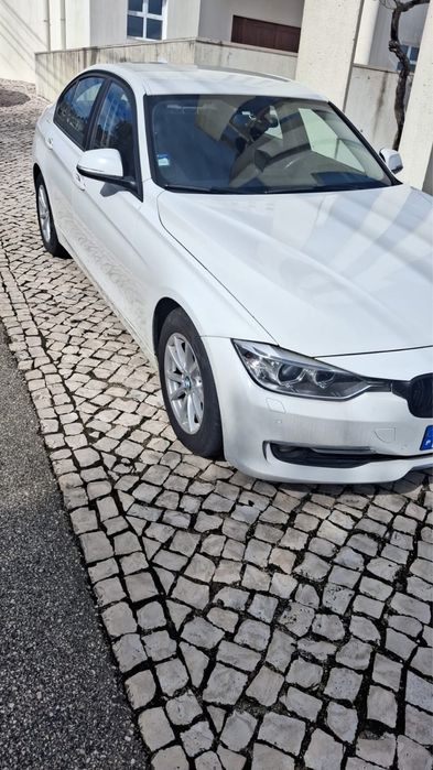 Vende se bmw 320d