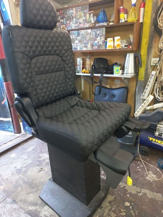 Перетяжка сидений, подголовников