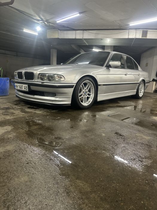 BMW 735i e38 отличное состояние