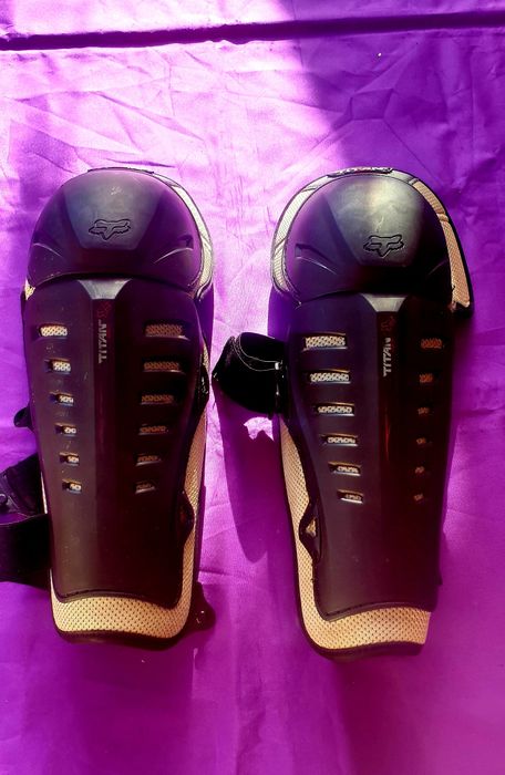 Diverso equipamento motocross