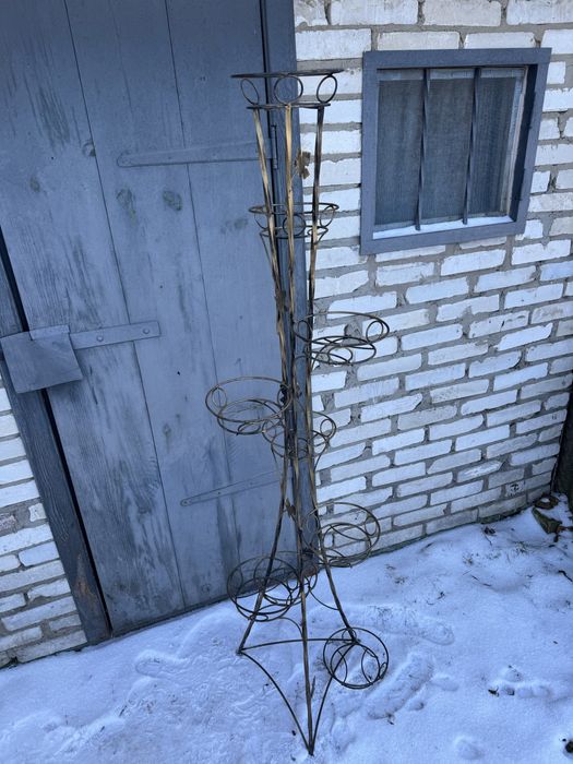 Підставка для квітів кована