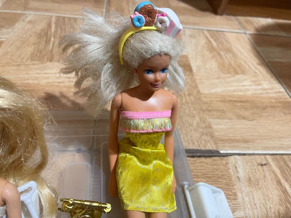 Barbies em bom estado