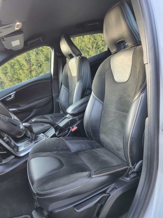 Volvo V40 D3 2.0D 150KM / R-Design / 2016 / Virtual / NAVI / PDC / LED