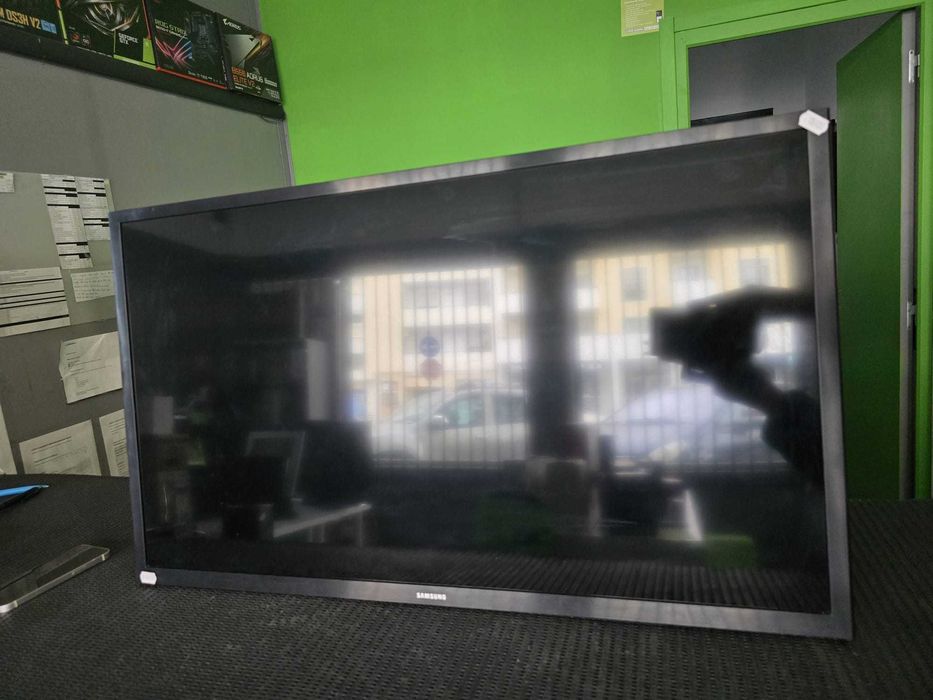 TV Samsung UE32N4005AK  com comando original