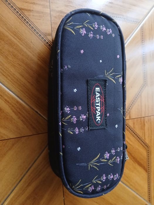 Mochila e porta laipis