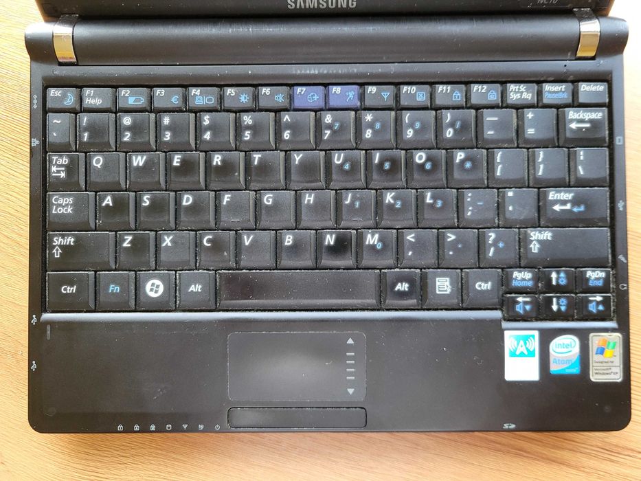 Laptop (notebook/netbook) Samsung NC10 (10.2'', SSD, bateria 83%)