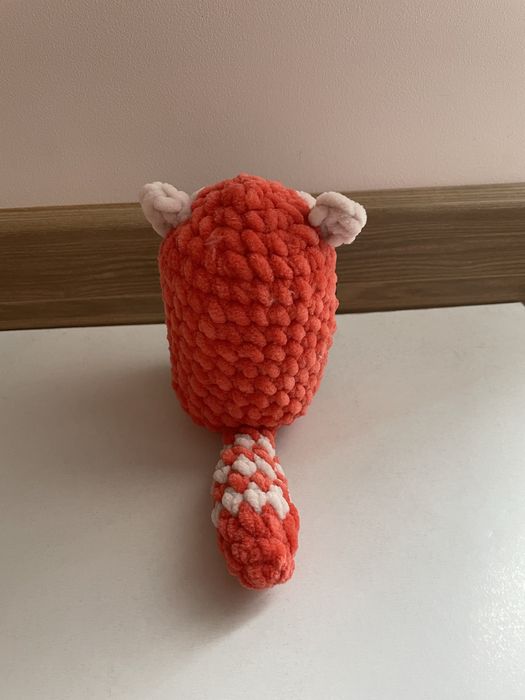 Czerwona panda na szydełku