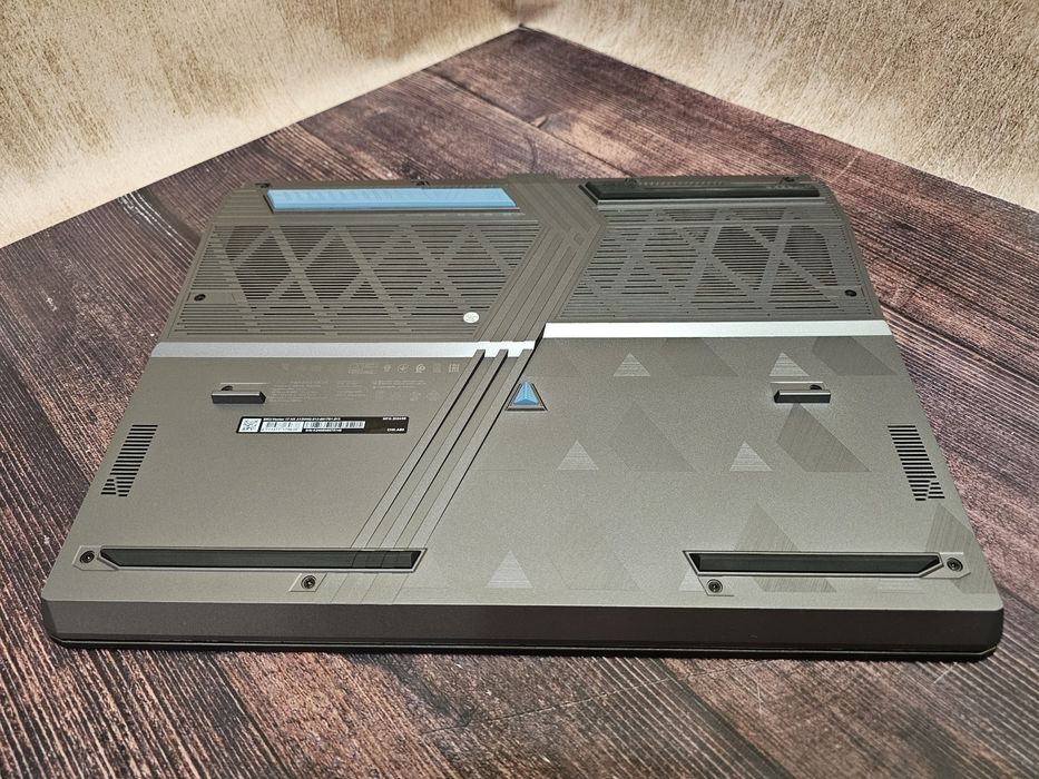 MSI Vector 17 HX A13V (Core i9-13980HX/32Gb/RTX 4080/SSD 1Tb/QHD 240Hz