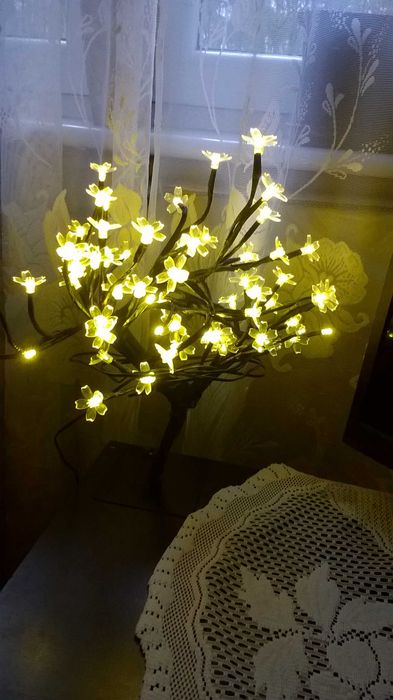 Świecące drzewko ozdobne