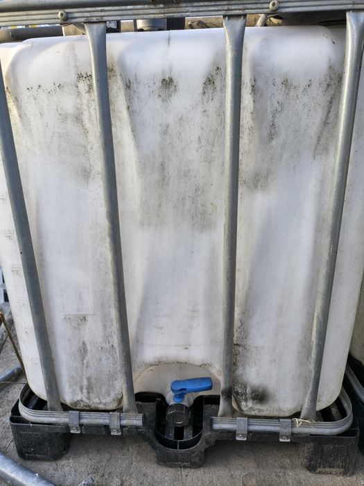 Sprzedam pojemnik 1000 l