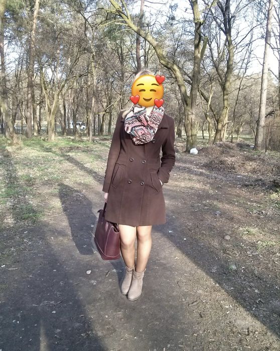Осіннє коричневе пальто 44 розмір