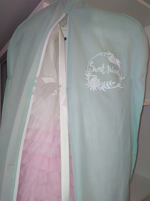 Изыканное платье для вашей принцессы,эксклюзив.Длина  110 см