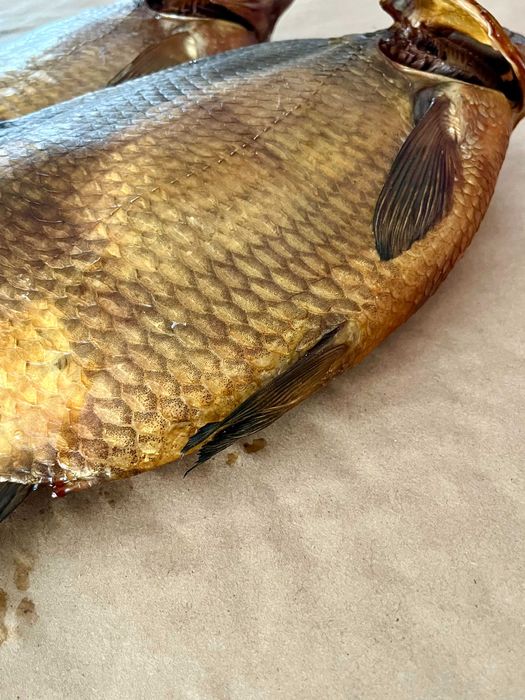 Лящ копчений з ікрою