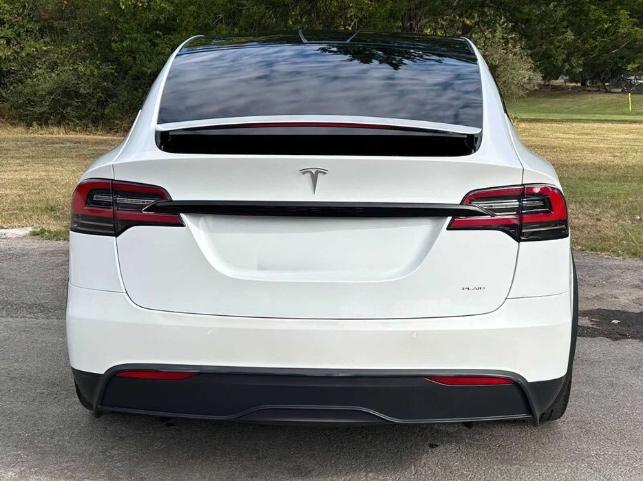 Tesla Model X Plaid      2022