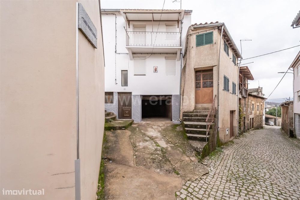 Moradia em Banda T3 / Fundão, Castelejo — Castelejo, Castelo Branco