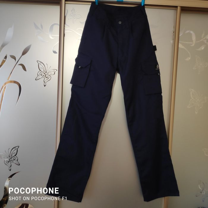 Штани  спецодягоу і куртки.