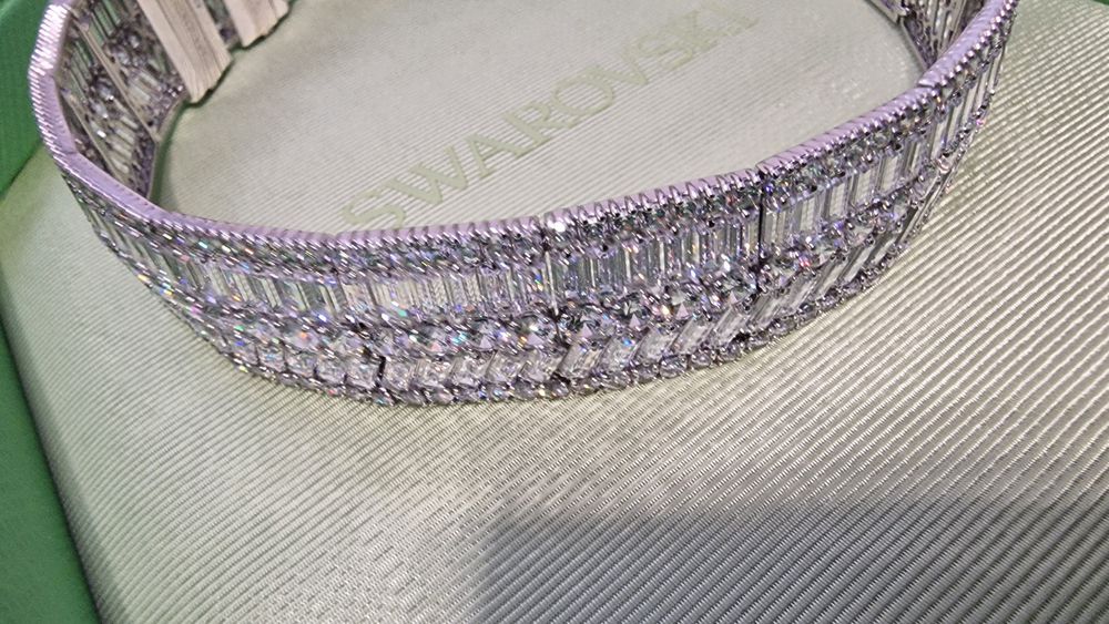 Swarovski hyperbola choker crystal