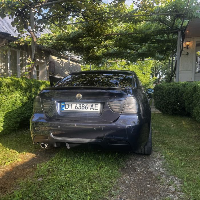 Продам  BMW 320i