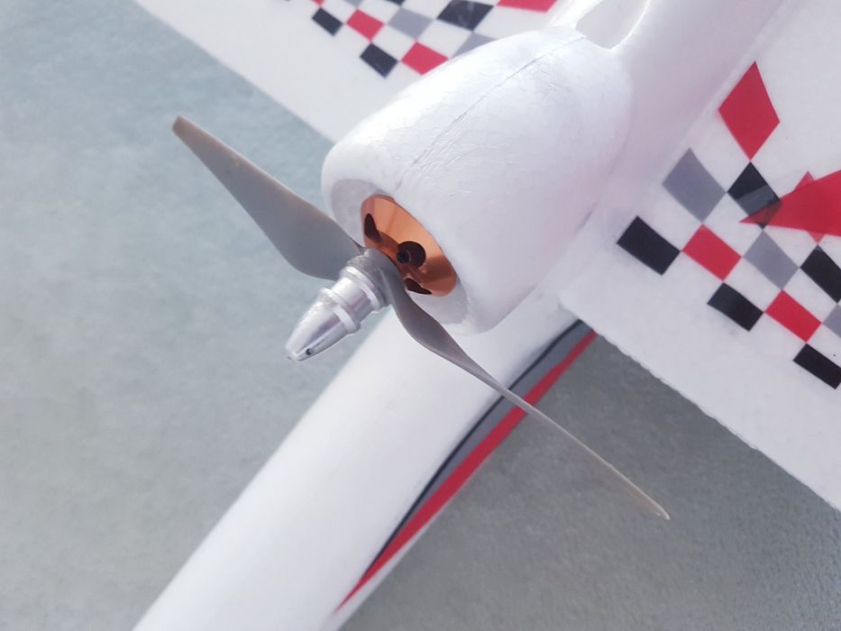 Sky Surfer KIT (elektroszybowiec, rozpiętość 140cm