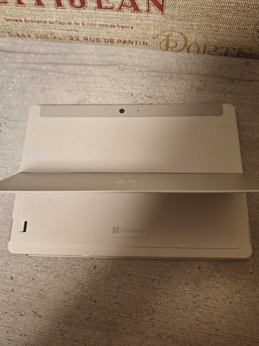 Планшет Microsoft surface Go 1824 4/64Gb