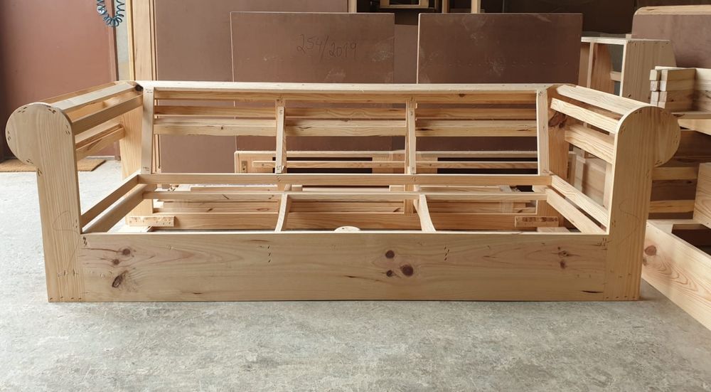 Sofá Chesterfield em pele envelhecida- Novo