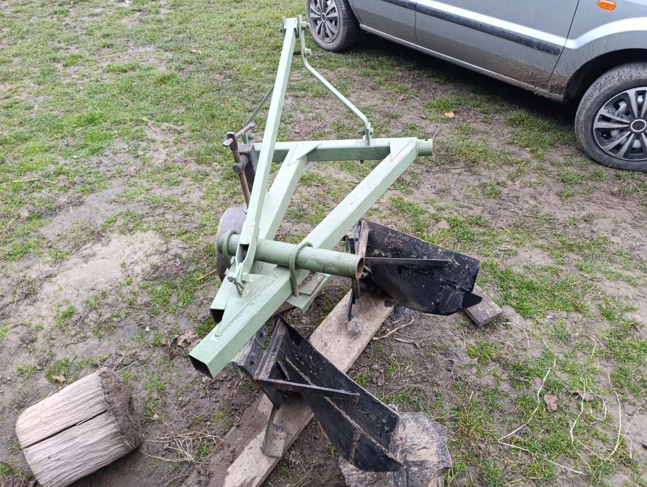 Продам плуг ПН 2*20