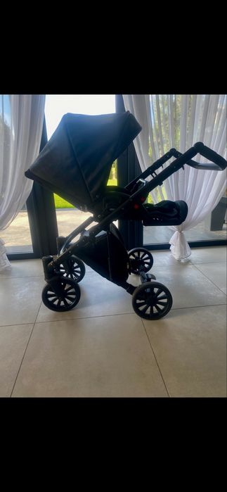 Продамо дешево вживану коляску