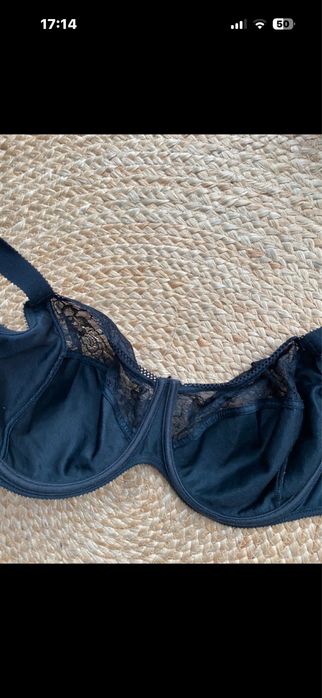 90 F czarny stanik conturelle