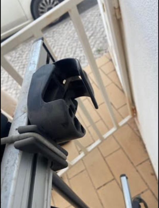 Grelha de tejadilho com 4 suportes para bicicletas – com chave