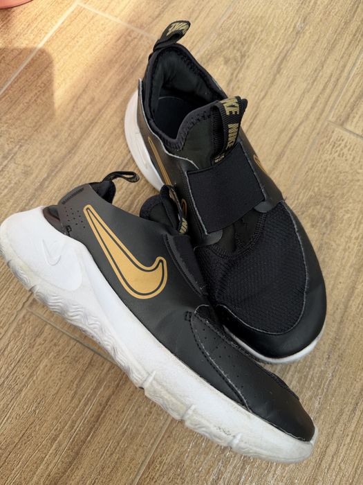 Дитячі кросівки nike 5,5 Y