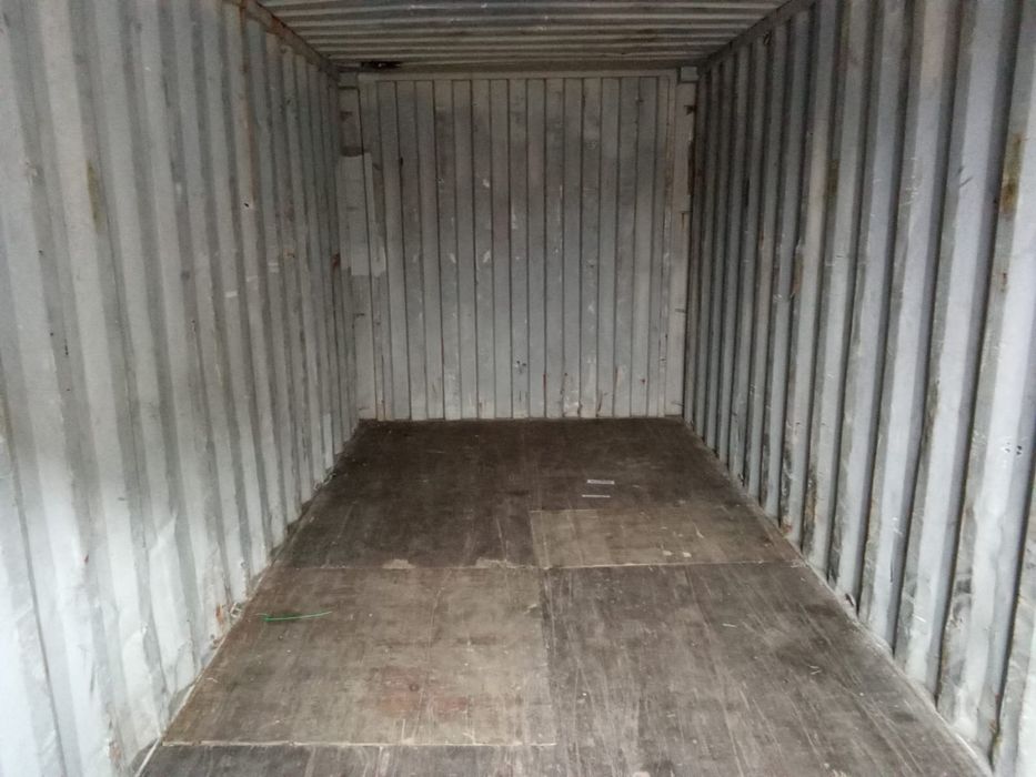 Contentores usados e novos