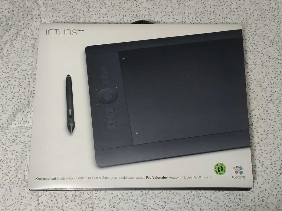 Tablet graficzny Wacom Intuos Pro L PTH-851 (2017) bluetooth, plus torba, stan bardzo dobry