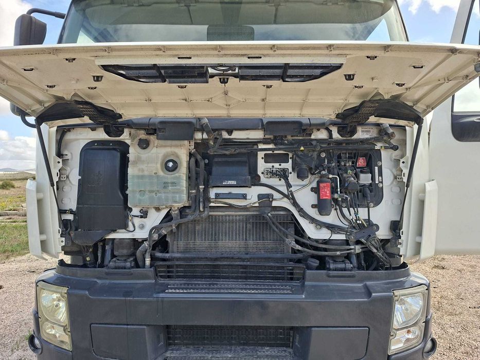 Camião VOLVO (Contentores)
