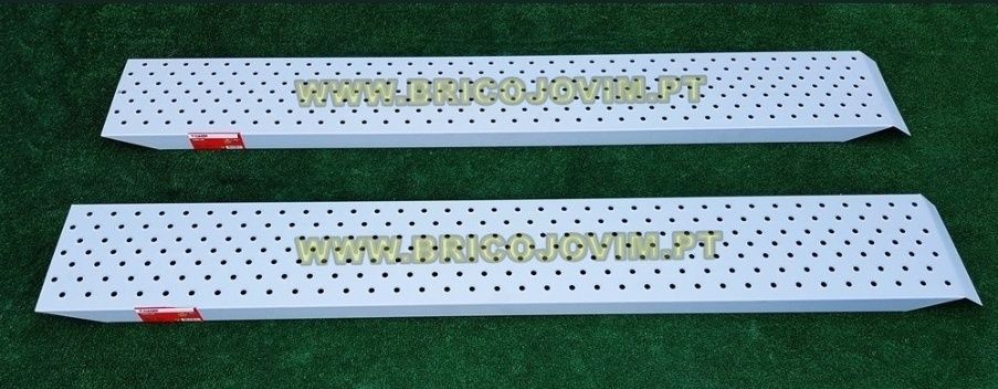 Conjunto de 2 Rampas em Aço Perfuradas Antiderrapante - 400Kg - NOVAS