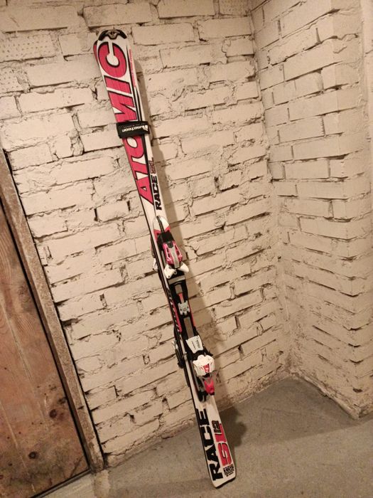 Zestaw narciarski Atomic nart kijki buty narciarskie