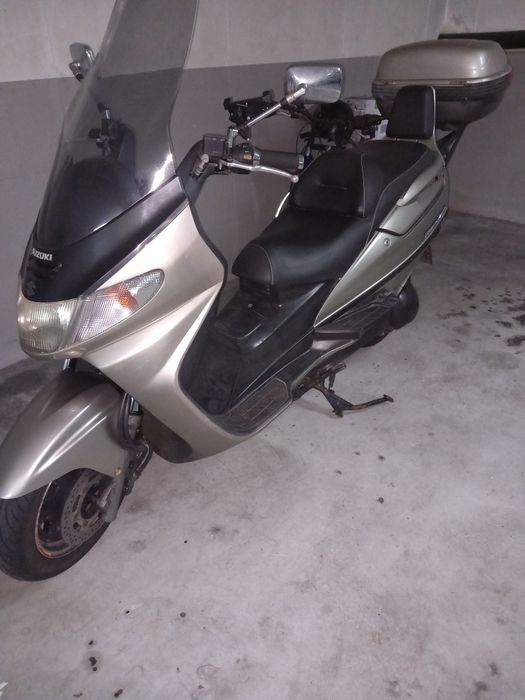 Suzuki burgman 400 de 2003 em bom estado
