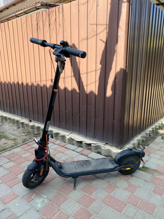 Електросамокат Segway Ninebot F2 Plus E Black
