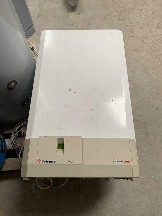 Conjunto de termo acumulador ZANTIA com radiadores para aquecimento