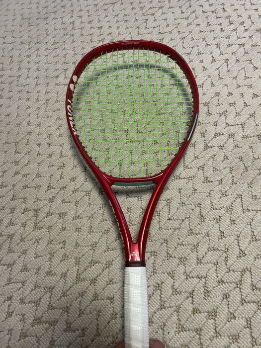 Yonex Vcore Ruby Red 2026