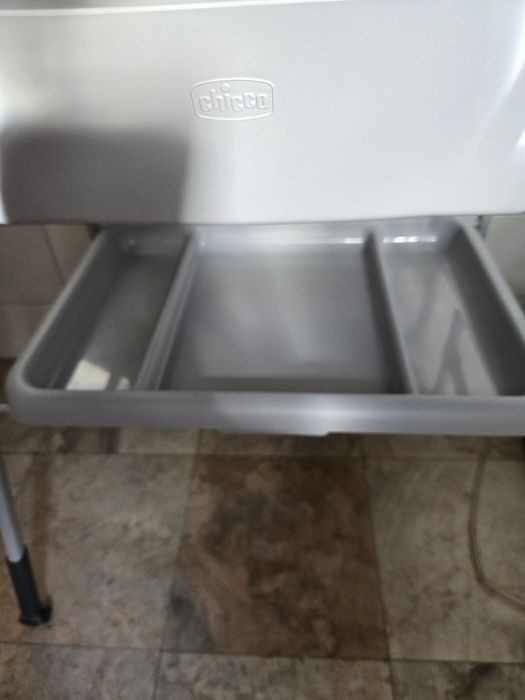 Muda fraldas com banheira Chico