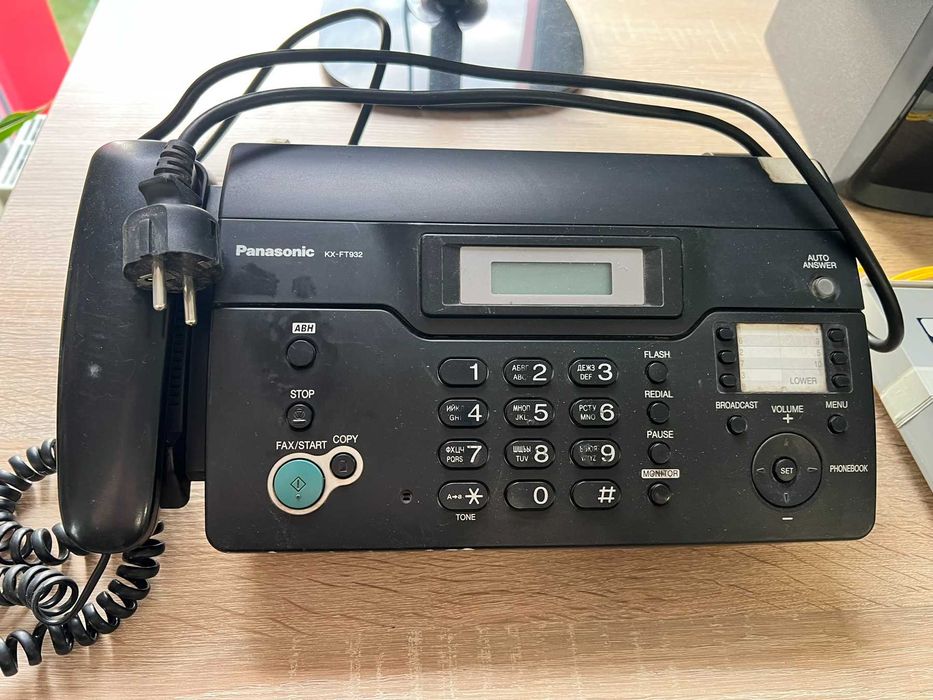 Стационарный проводной телефон-факс Panasonic KX-FT932