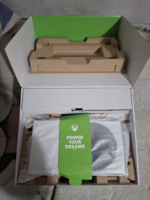 Sprzedam Xbox series s 512 GB