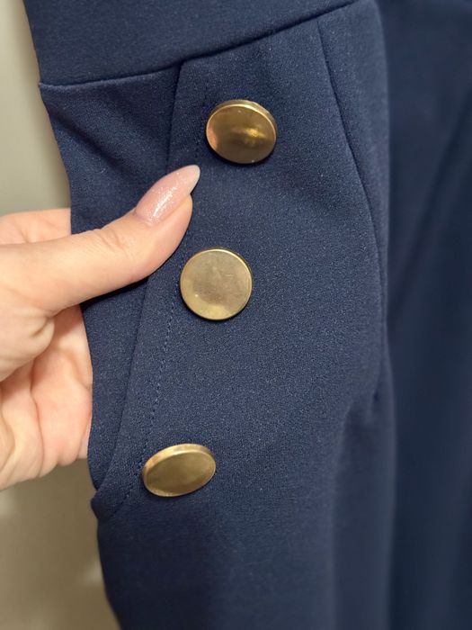 Granatowy kombinezon z Mohito