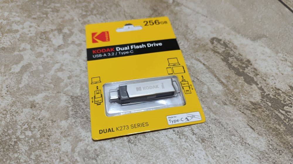 Флешки kodak новие
