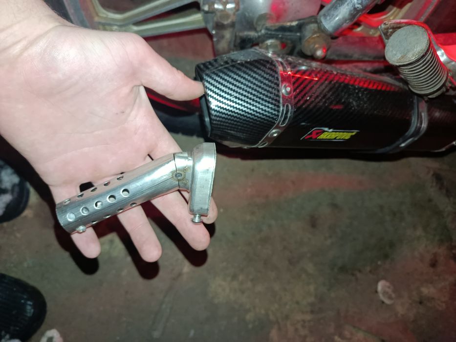 Вихлоп Acrapovic майже новий