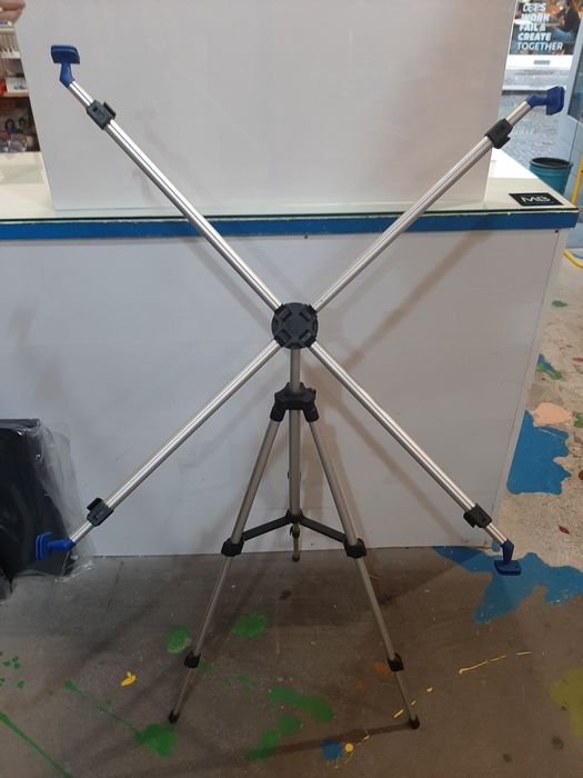Cavalete tripé para seda