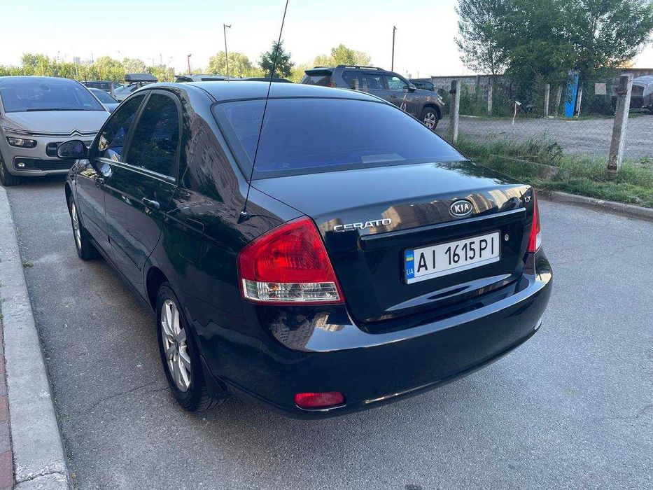 Оренда Kia Cerato 2008 року
